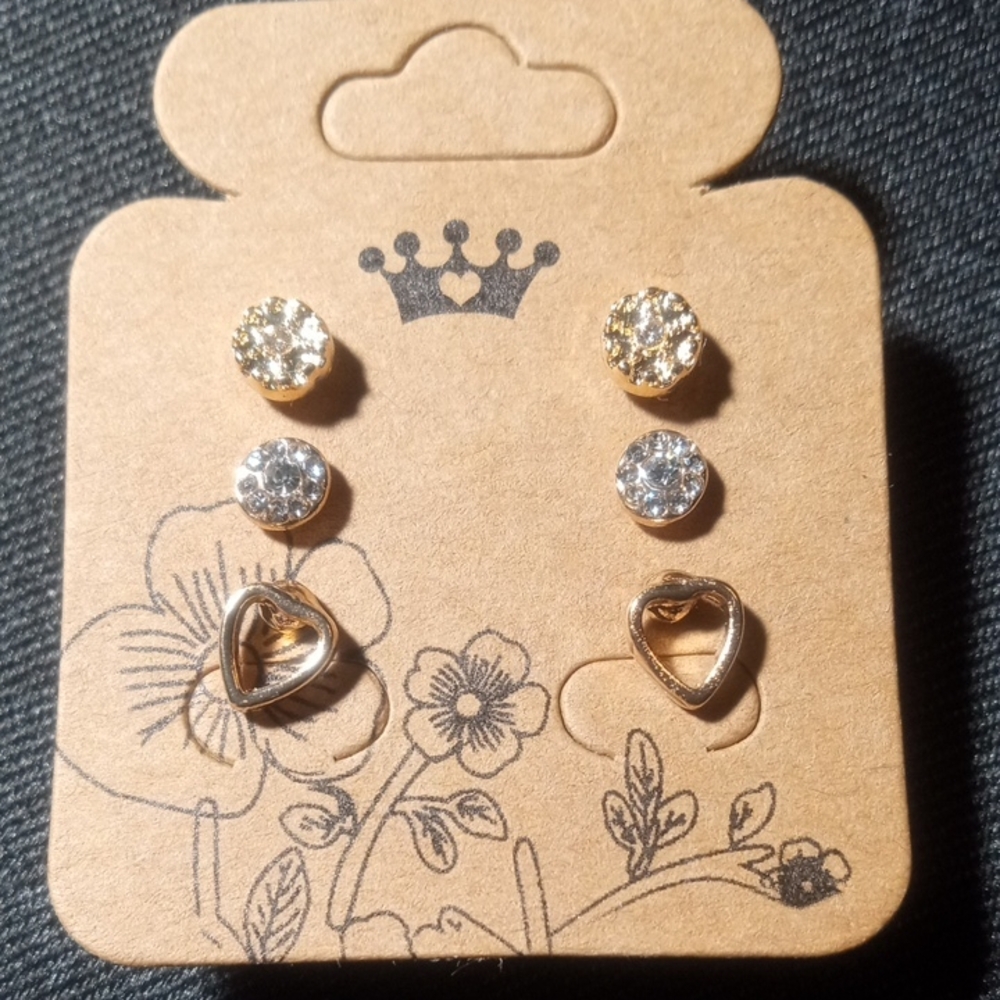 Set Of Earrings Hearts and Round Stud Earrings